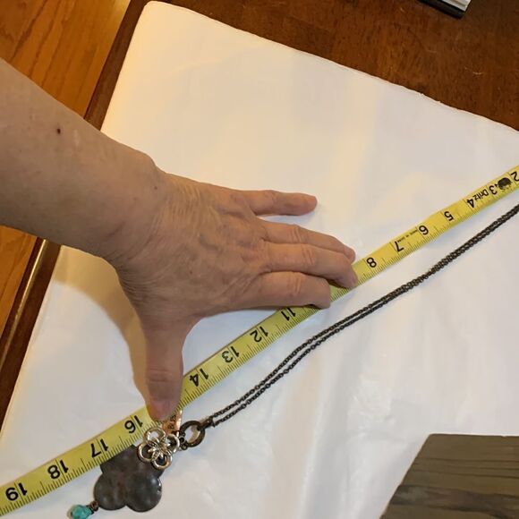 Pendant charms necklace with antique/vintage tone chain - Picture 4 of 4